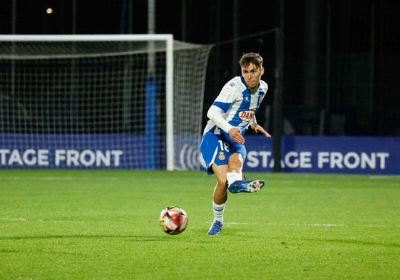 El central izquierdo del Espanyol Joan Puig, llega para lo que queda de temporada y una más.