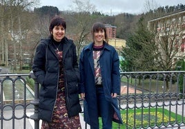 Rosa Urkia y Maitane Álvarez en la presentación.