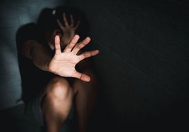 Una chica de 15 a la que su pareja forzaba a tener relaciones y otros casos reales