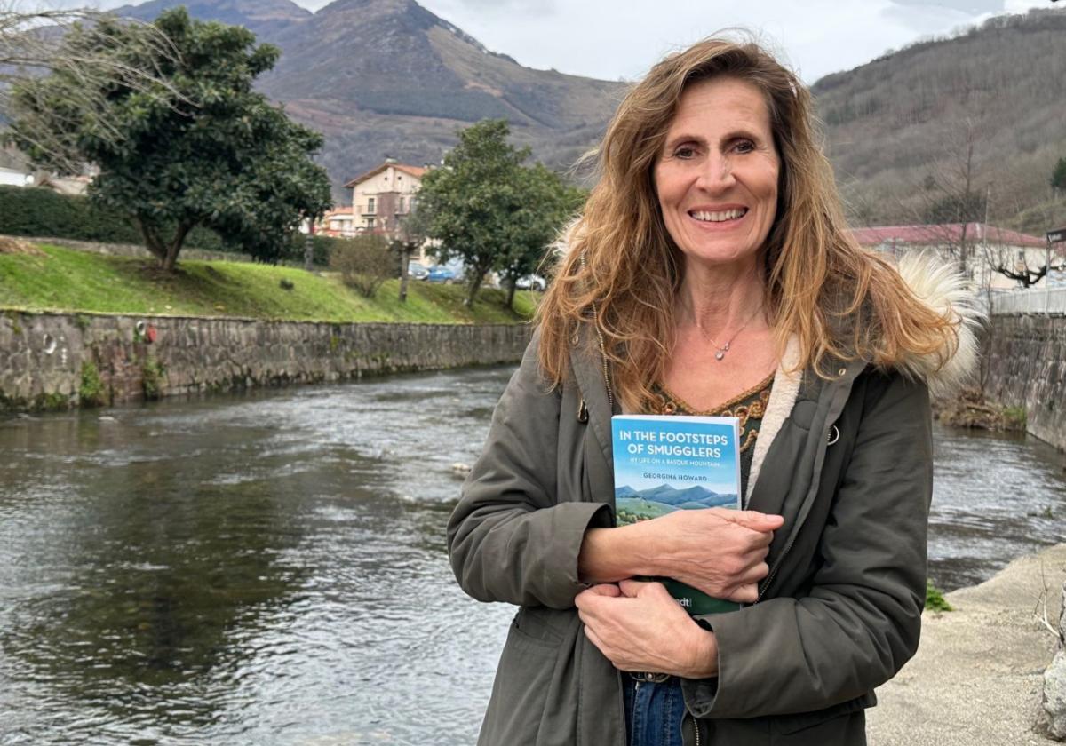 Georgina Howard con su último libro sobre su vida en Malerreka.