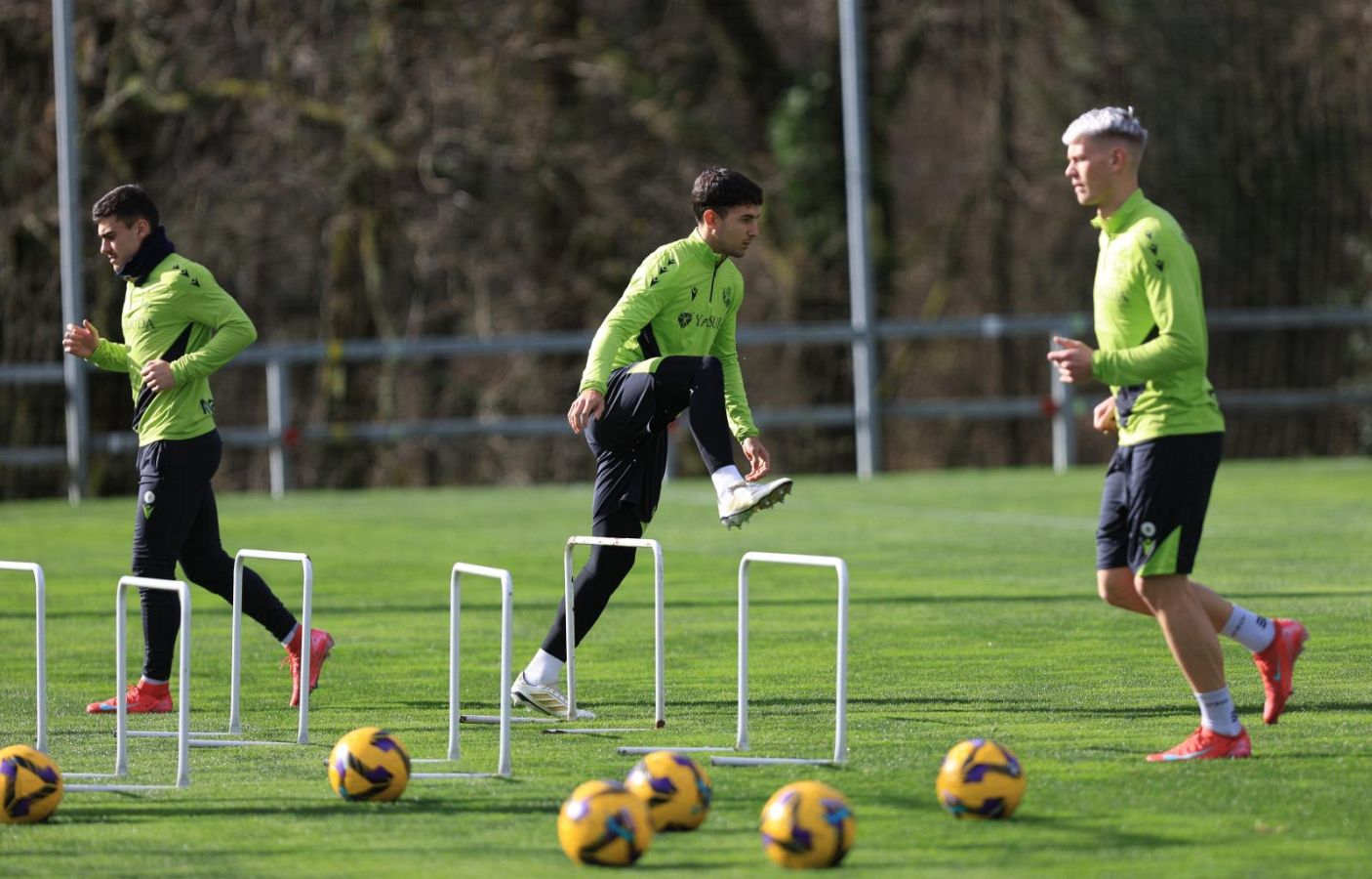 Imanol, con casi todos disponibles ante Osasuna