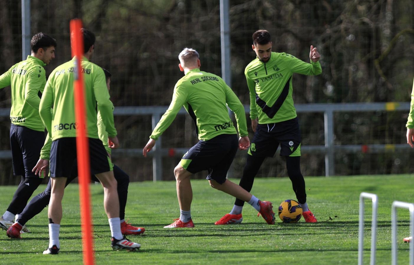 Imanol, con casi todos disponibles ante Osasuna