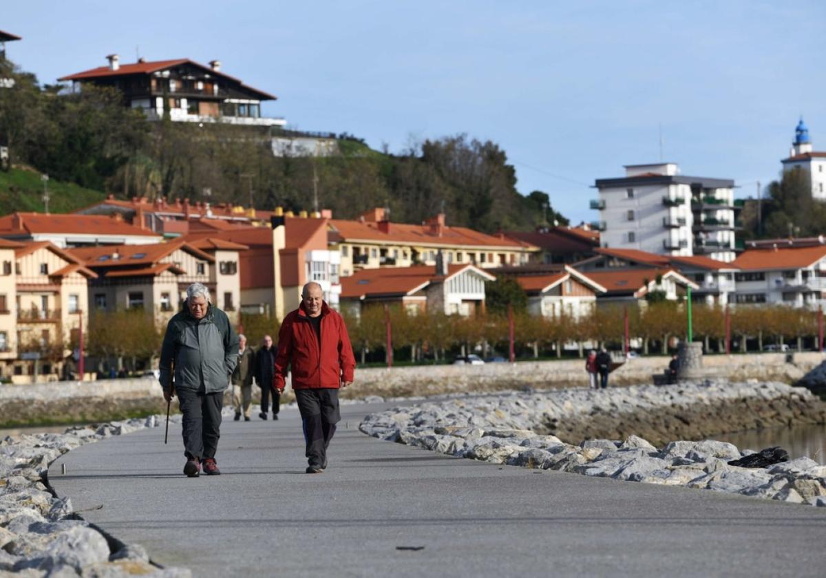 La declaración de Zumaia como zona tensionada, cada vez más cerca