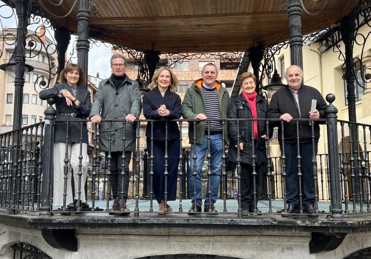 Representantes municipales y organizadores de la jornada en la presentación de la cita.