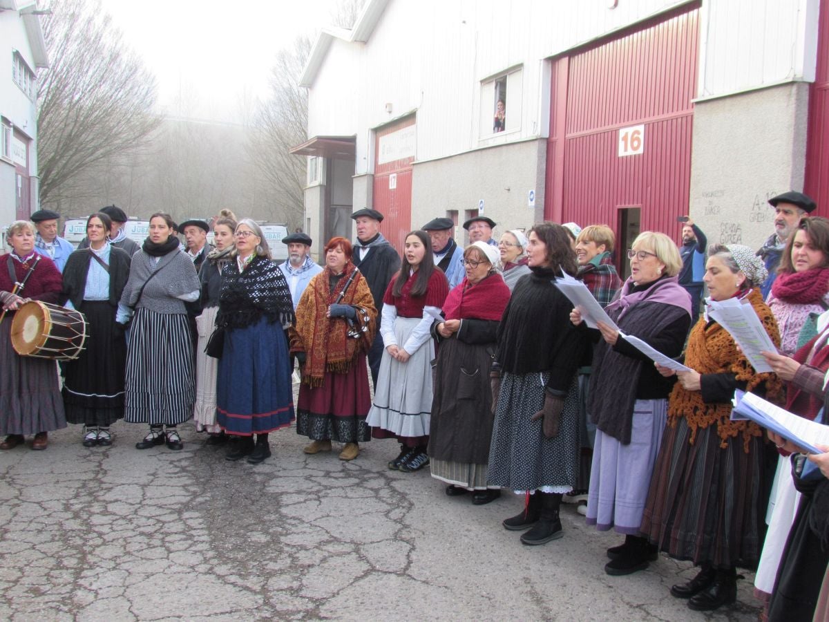 Soleadas coplas de Santa Agueda en Arrasate