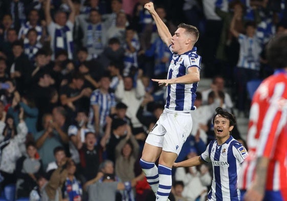 Sucic celebra su gol contra el Atlético de Madrid