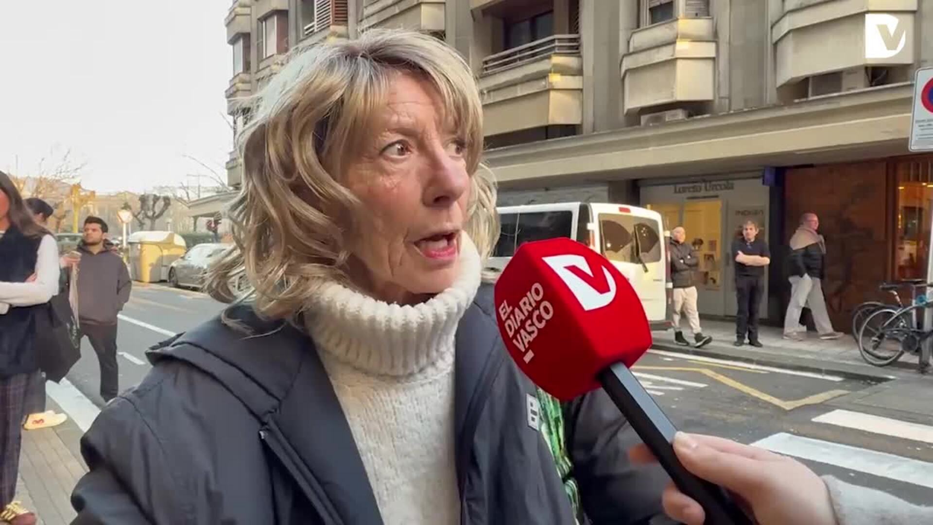 Los vecinos y testigos que estaban en el lugar de los hechos cuentan lo que han visto del incendio de la calle San Marcial