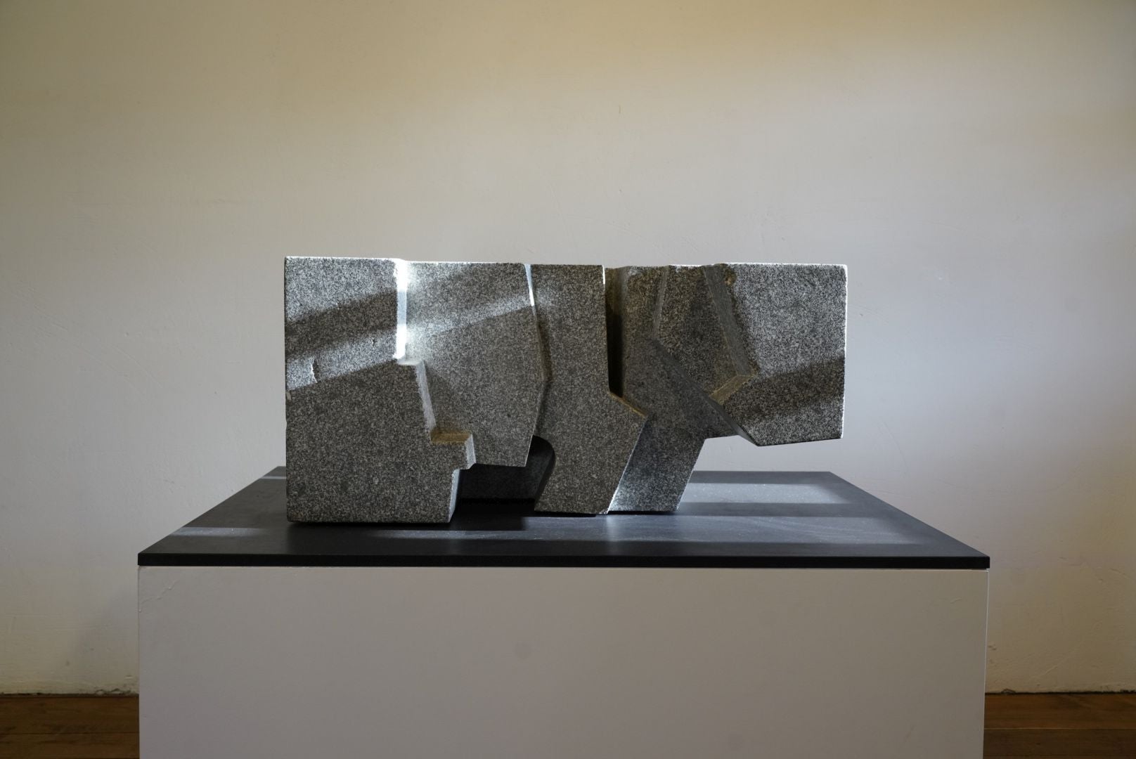 Exposición &#039;Harri, Lurra, Huts&#039; en Chillida Leku