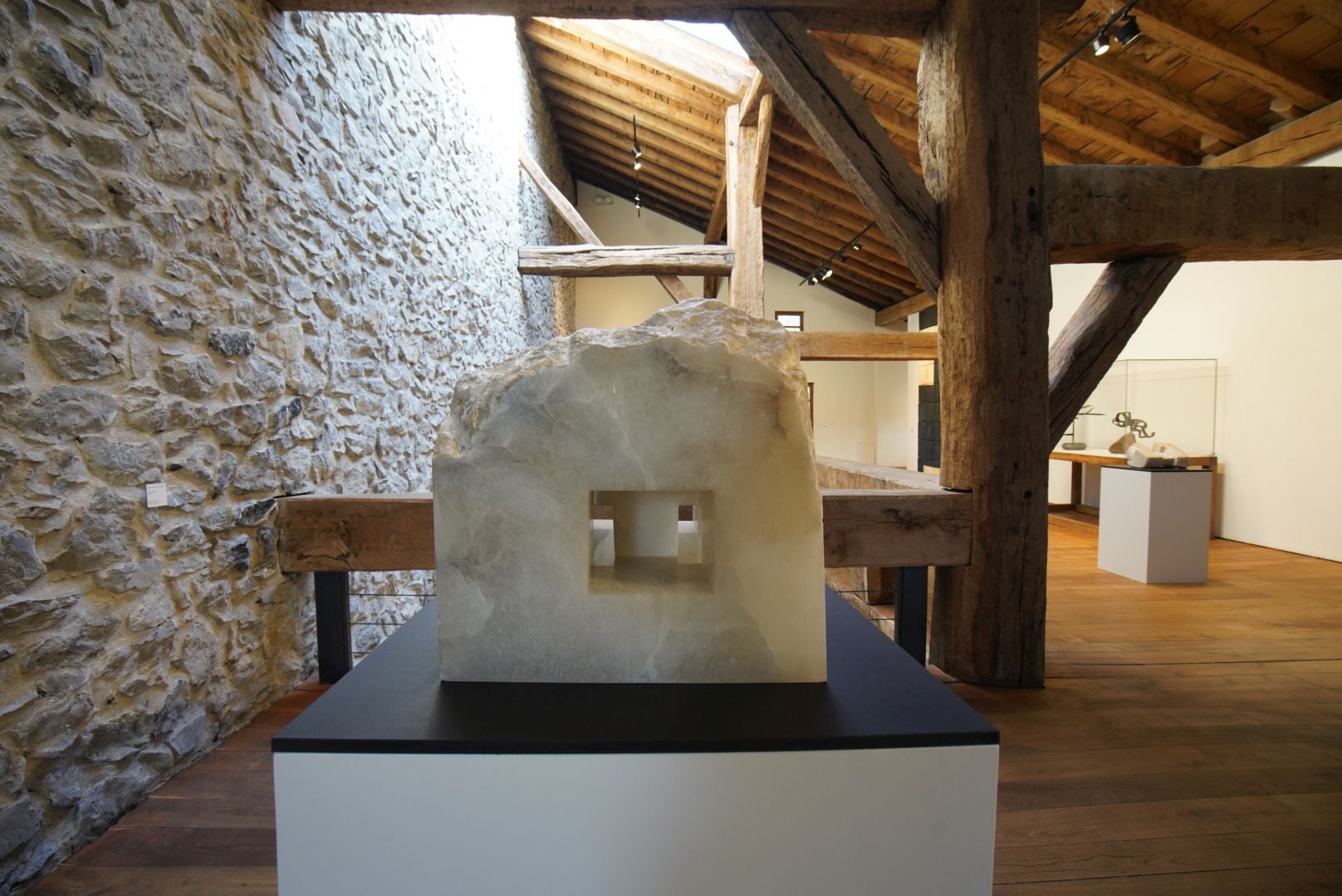 Exposición &#039;Harri, Lurra, Huts&#039; en Chillida Leku