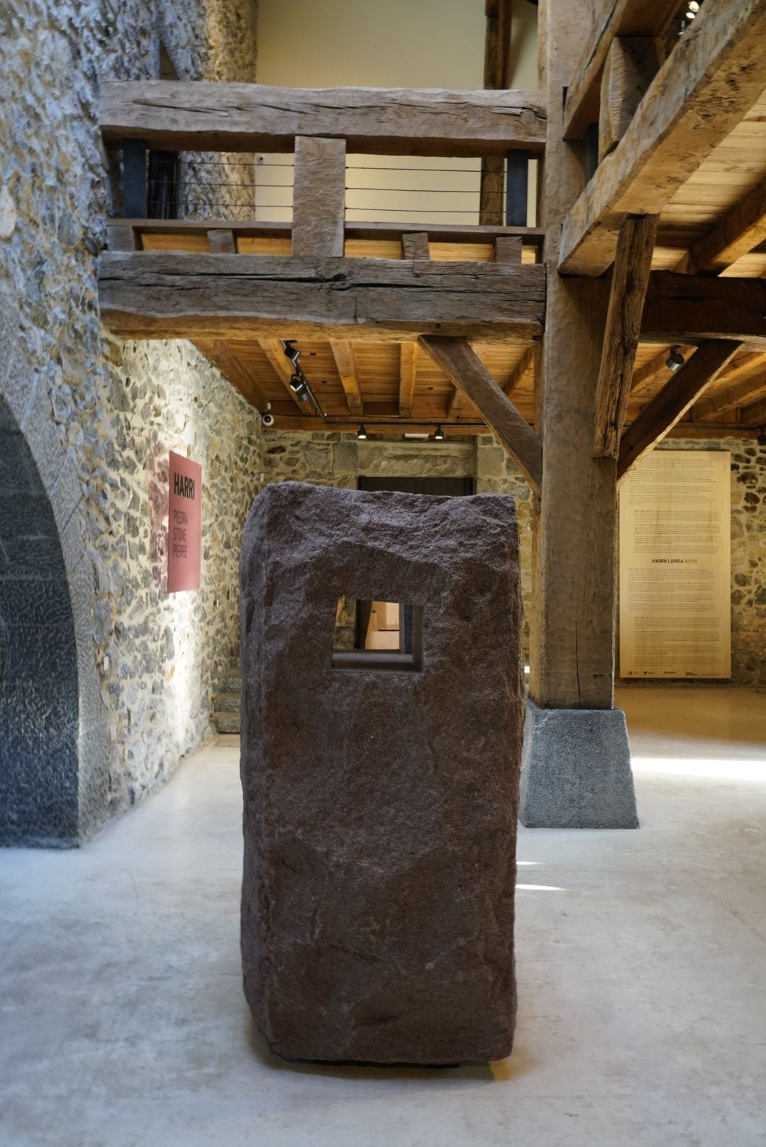 Exposición &#039;Harri, Lurra, Huts&#039; en Chillida Leku