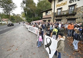 Concentración de protesta para reclamar mejoras en la carretera GI-636 en Gaintxurizketa el pasado octubre.