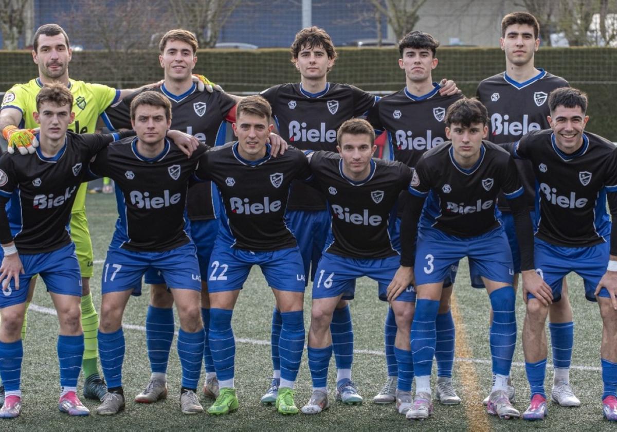 El once titular del Lagun Onak en el encuentro contra el Urduliz.