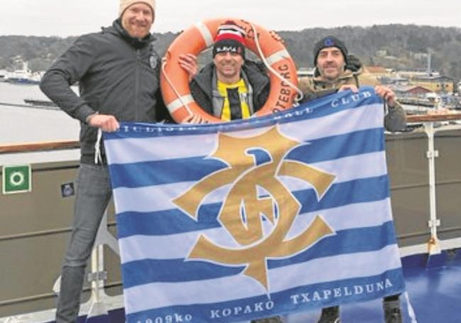 Ben Parham, David González y Óscar Parrondo, en el ferry a Herning.