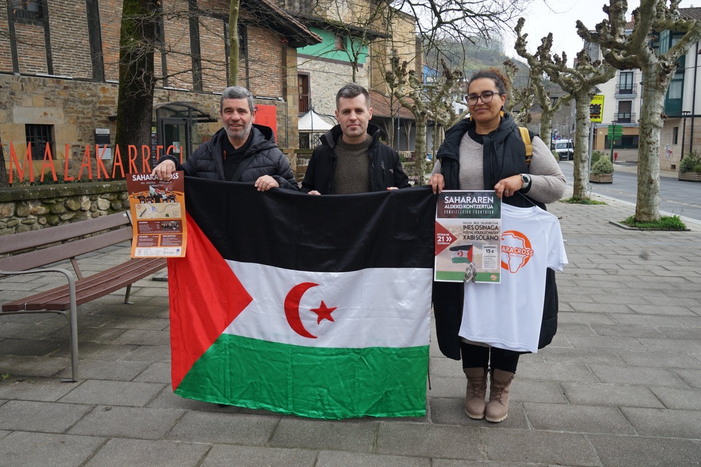 Juan Lobato, Ibai Guerenabarrena eta Garazi Hach Embarek Sahara Kross-aren edizio berriaren aurkezpenean.