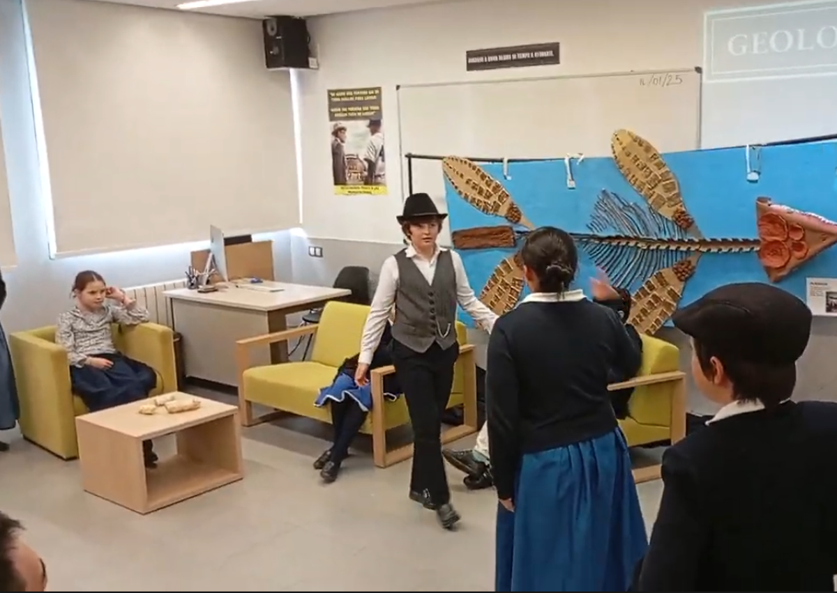 Imagen secundaria 1 - Mary Anning, ahaztutako paleontologoa: Eskibel ikastetxeko proiektu berezia