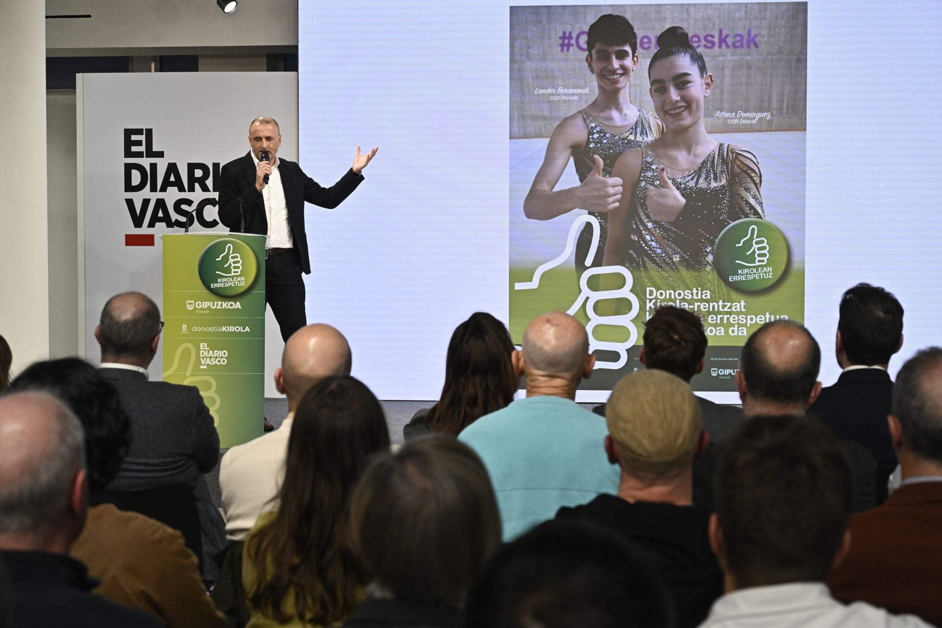 Juanma Velasco, subdirector de El Diario Vasco, en un momento de la charla