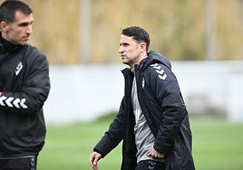 Beñat San José dirige su primer entrenamiento en la SD Eibar