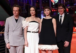La directora Lucile Hadzihalilovic (derecha) presentó en la Berlinale 'La Tour de Glace'.