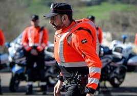 Los motoristas de la Ertzaintza estrenan nuevo uniforme con airbag