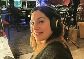 Leire Martínez, en el estudio de grabación, en una imagen subida a sus redes hace una semana.