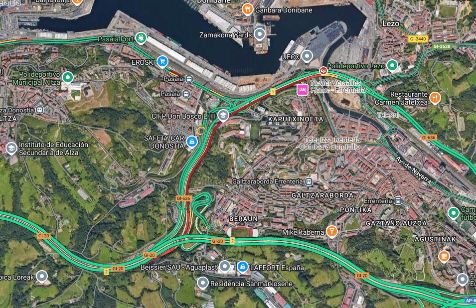 Zona en la que se ha producido la colisión entre un todoterreno y un autobús