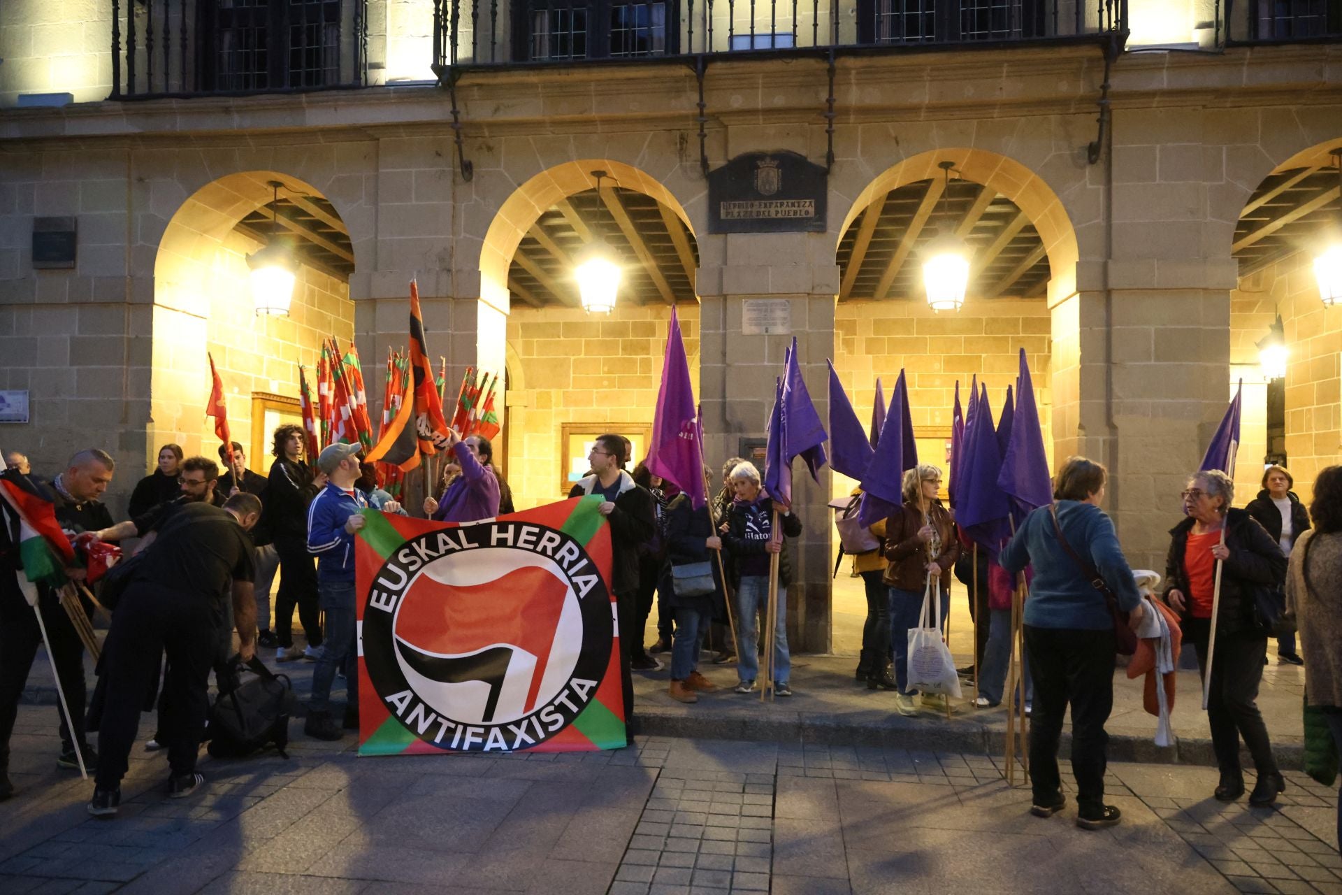 Errenteria protesta contra la &#039;mesa informativa&#039; de Vox