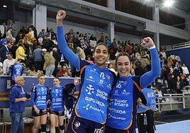 Carmén Arroyo y Laura Hernández, tras la última victoria europea en el Gasca.
