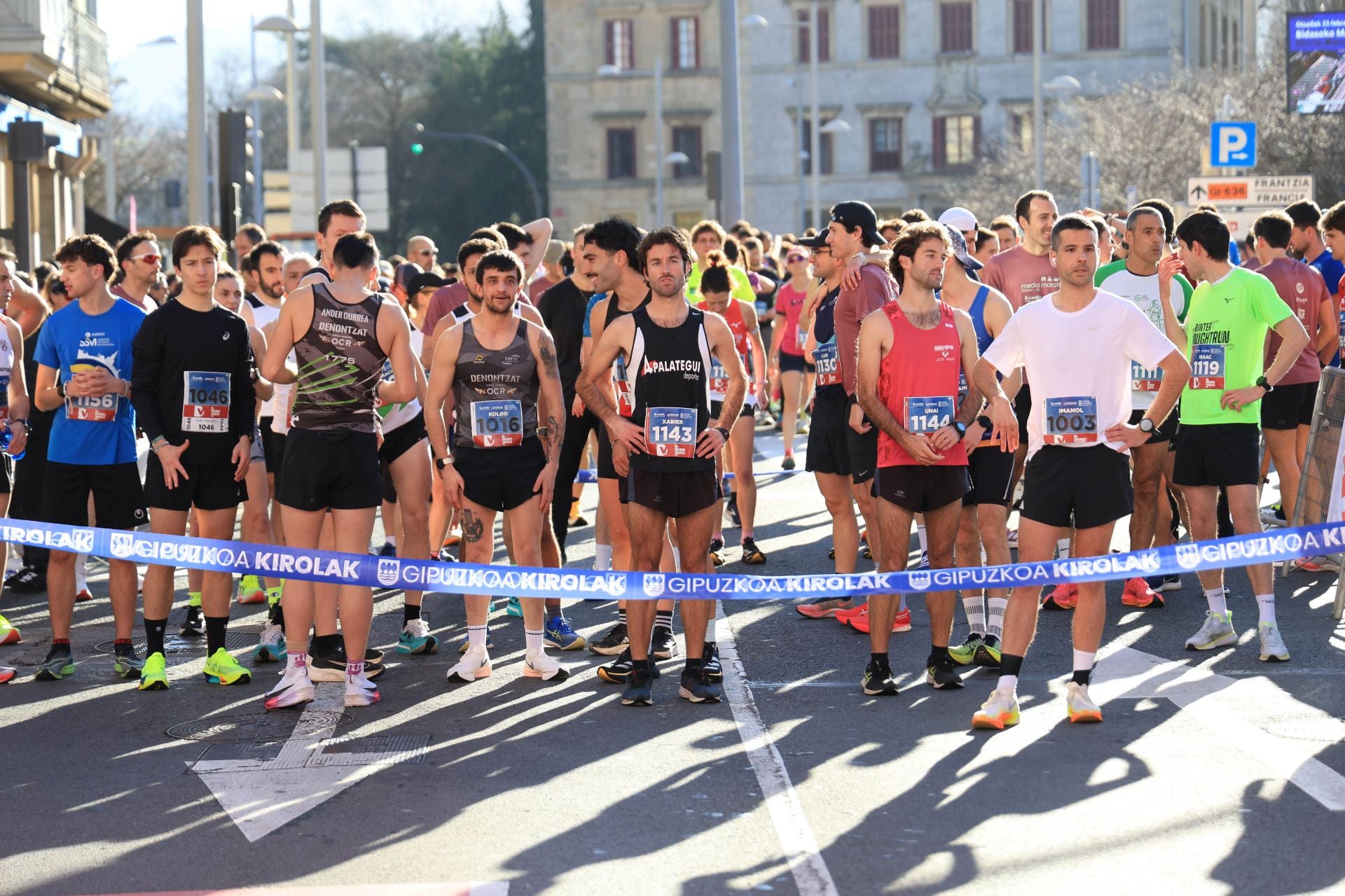 Cerca de 1.500 corredores han participado en la Media Maratón y 10K del Bidasoa