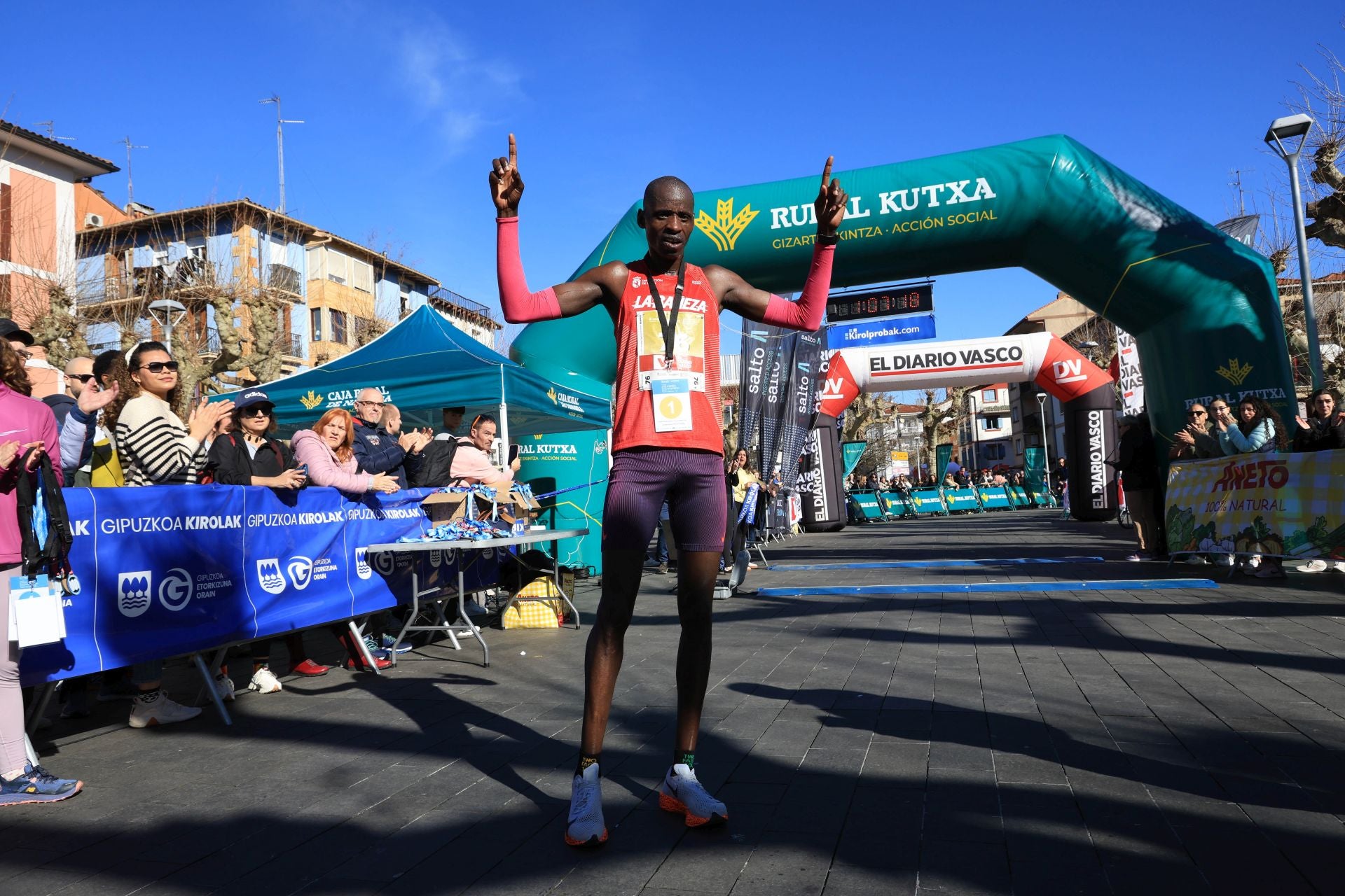Cerca de 1.500 corredores han participado en la Media Maratón y 10K del Bidasoa
