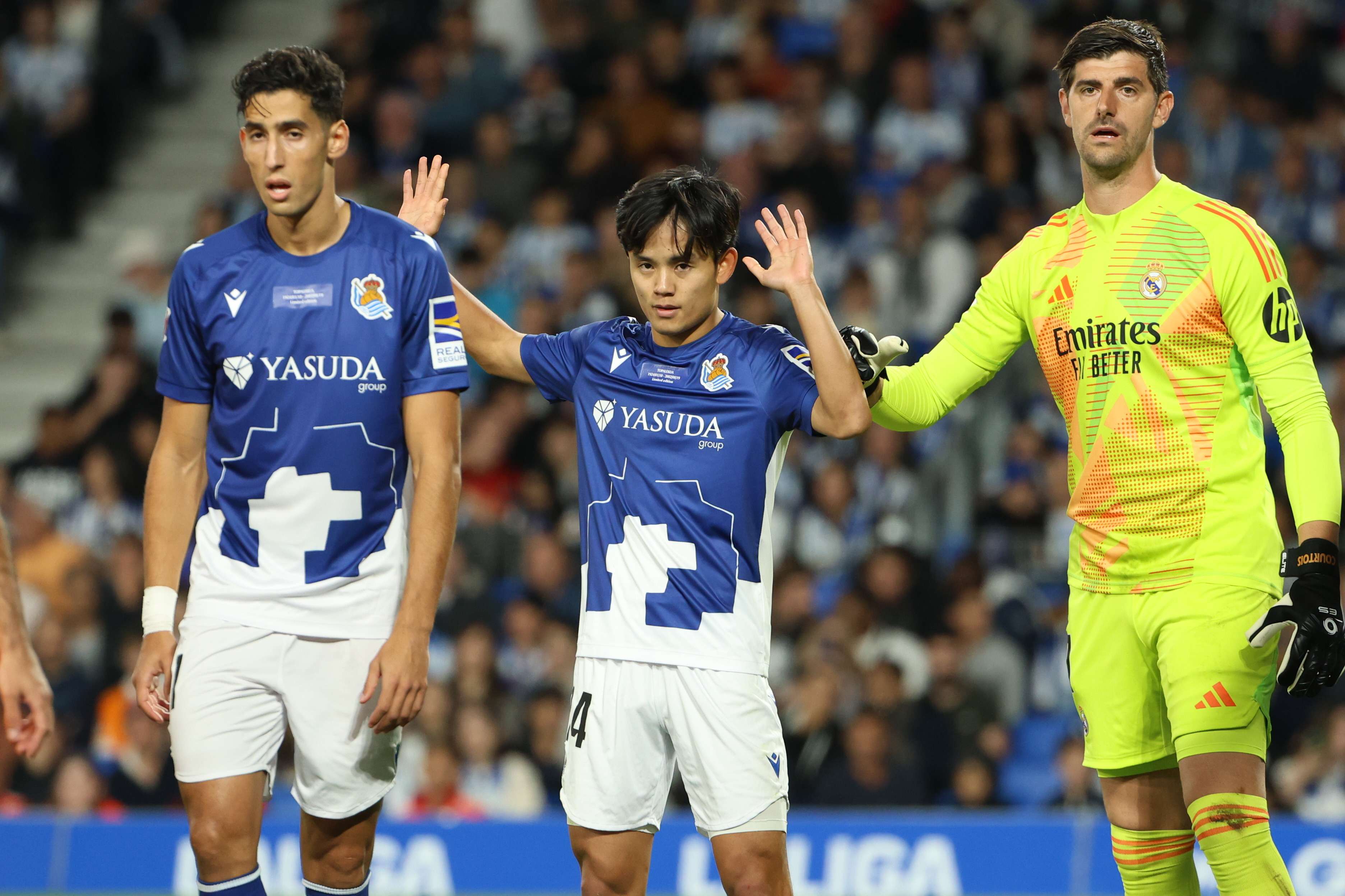 Aguerd y Kubo, ante Courtois