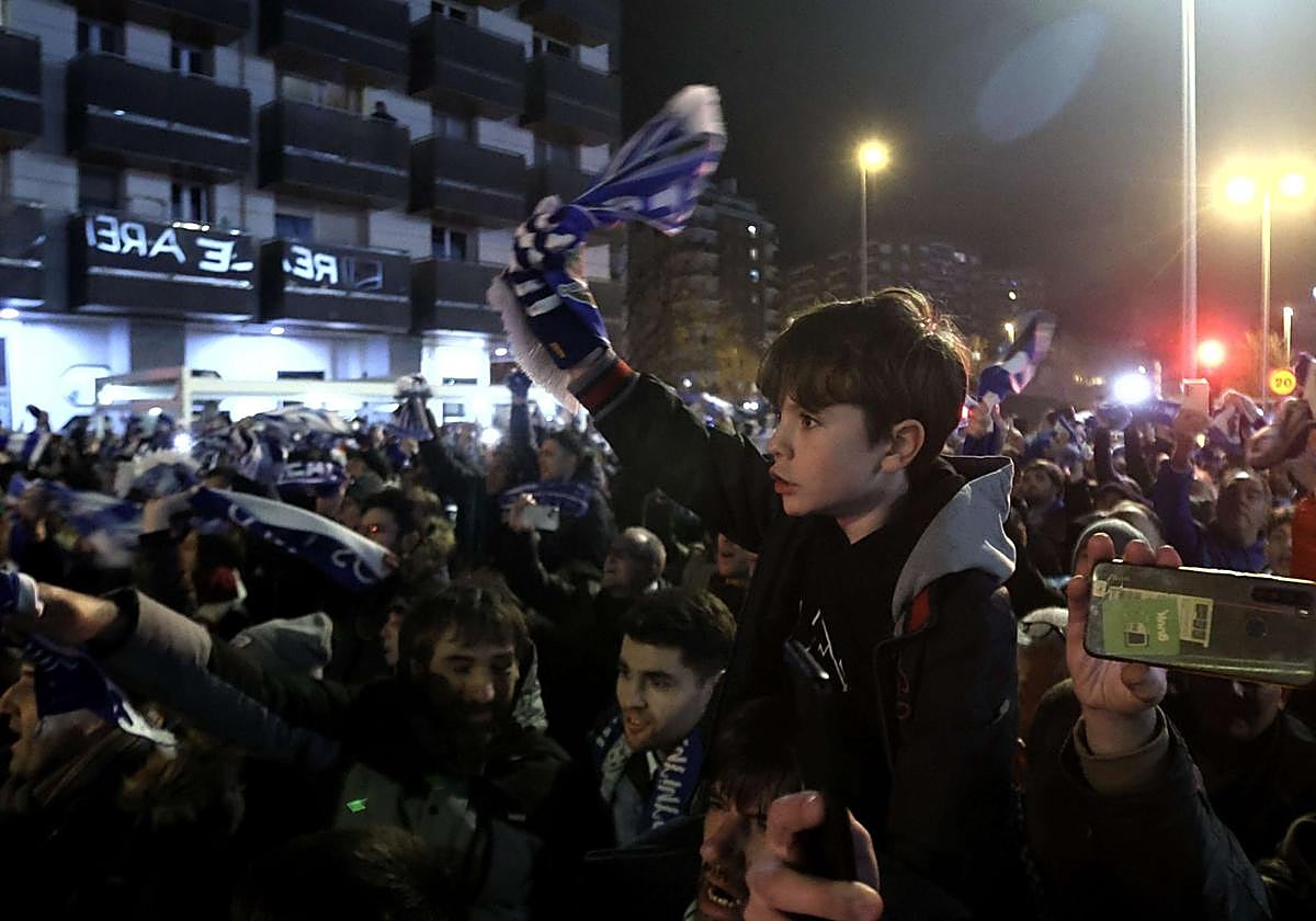 Habrá dos zonas para recibir al autobús de la Real Sociedad, que estrena recorrido ante el Real Madrid