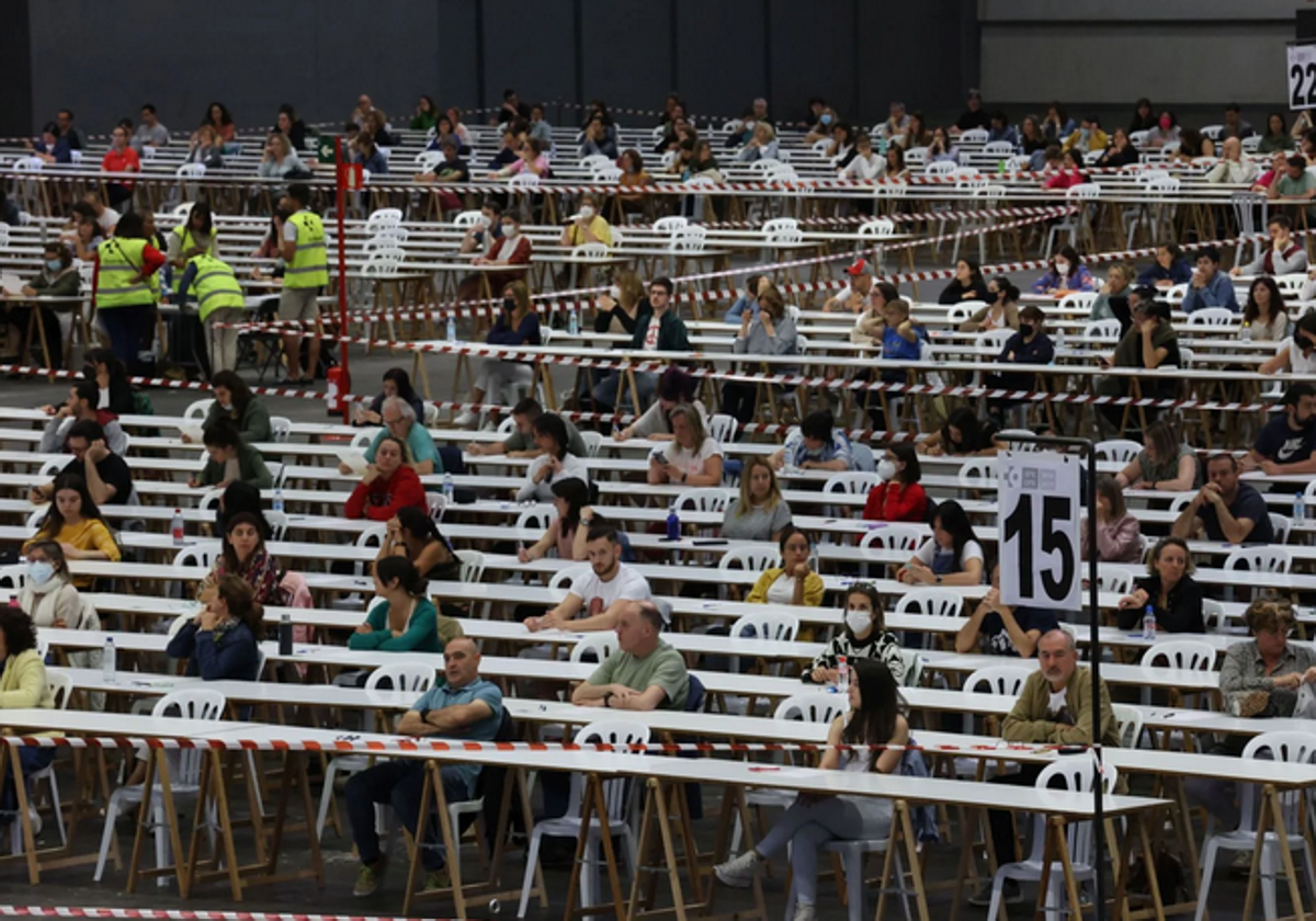 El Gobierno Vasco prepara un sistema de OPE «menos memorístico» ante la jubilación del 20% de la plantilla