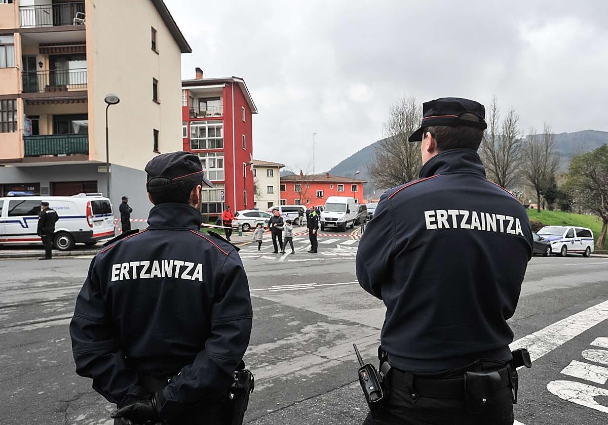 El último año la Ertzaintza procedió a más de 400 incautaciones de armas blancas en Gipuzkoa.