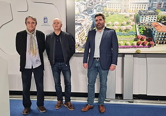 Odón Elorza, junto a Jorge Letamendía (izquierda) y Víctor Lasa (Elkarrekin) el día de la presentación del recurso.