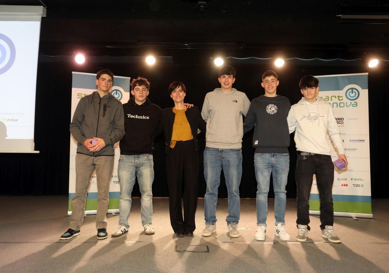 5º clasificado Categoría 16-17 años: Oteitza-Elek1T2425 de Oteitza Lizeo Politeknikoa (Zarautz). Iker Irigaray; Joel Baltasar; Jon Alday; Lander Lazcanotegui; Mikel Iruretagoiena; Joxe Mari Erkizia (profesor). Esther Paguey (BIC Gipuzkoa). 