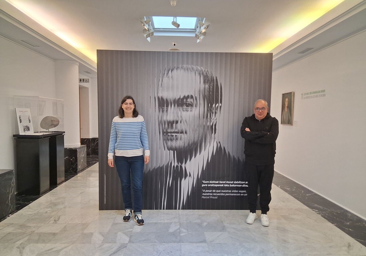 Nuria Alzaga y Pedro Usabiaga, en la presentación de la exposición.