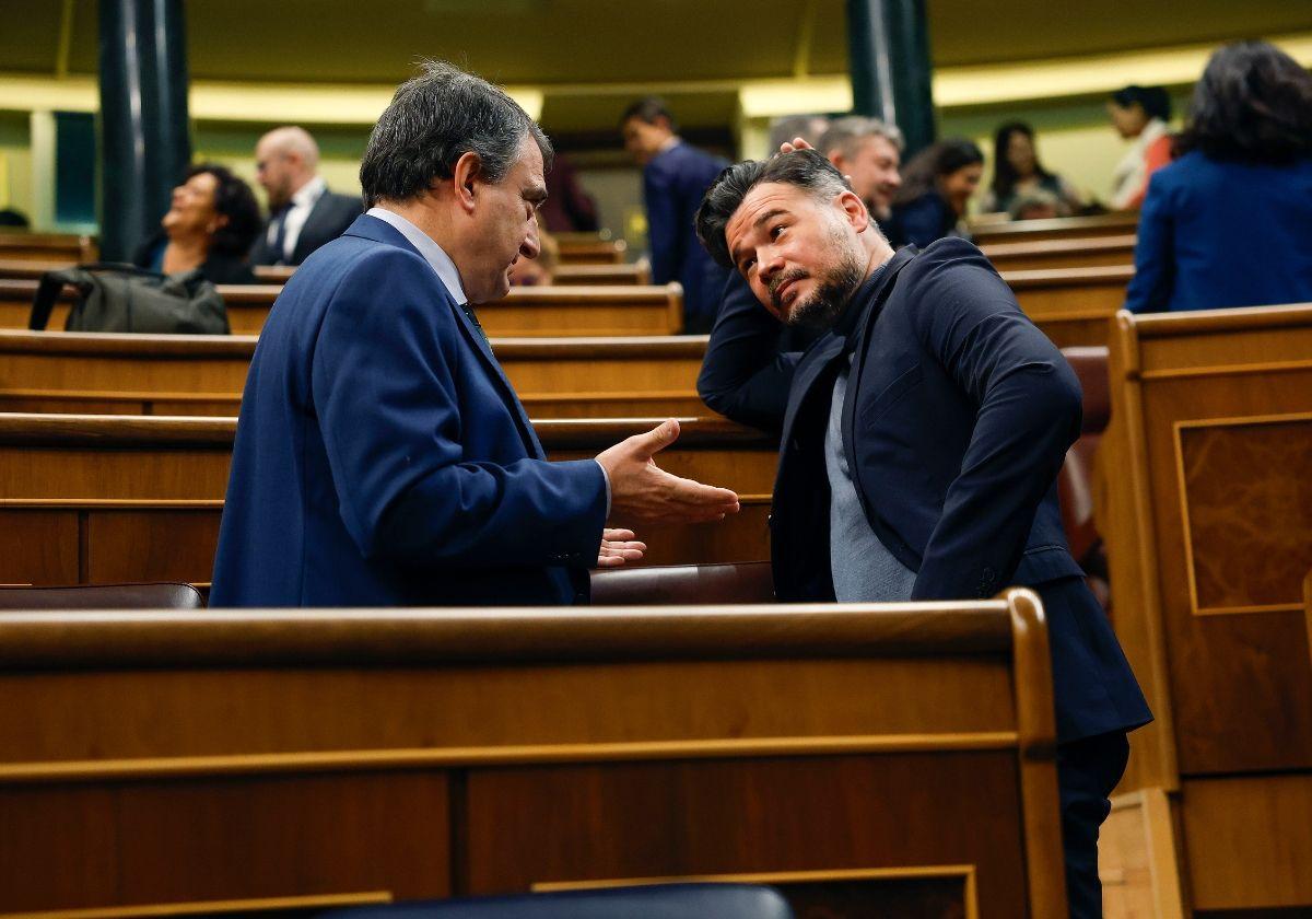 Gabriel Rufián junto a Aitor Estebán en un pleno reciente en el Congreso de los Diputados.