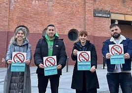 Presentación de los nuevos 'espacios de respiro sin móvil' promovidos por Altxa Burua y el Ayuntamiento delante de Aldiri, declarado como tal.