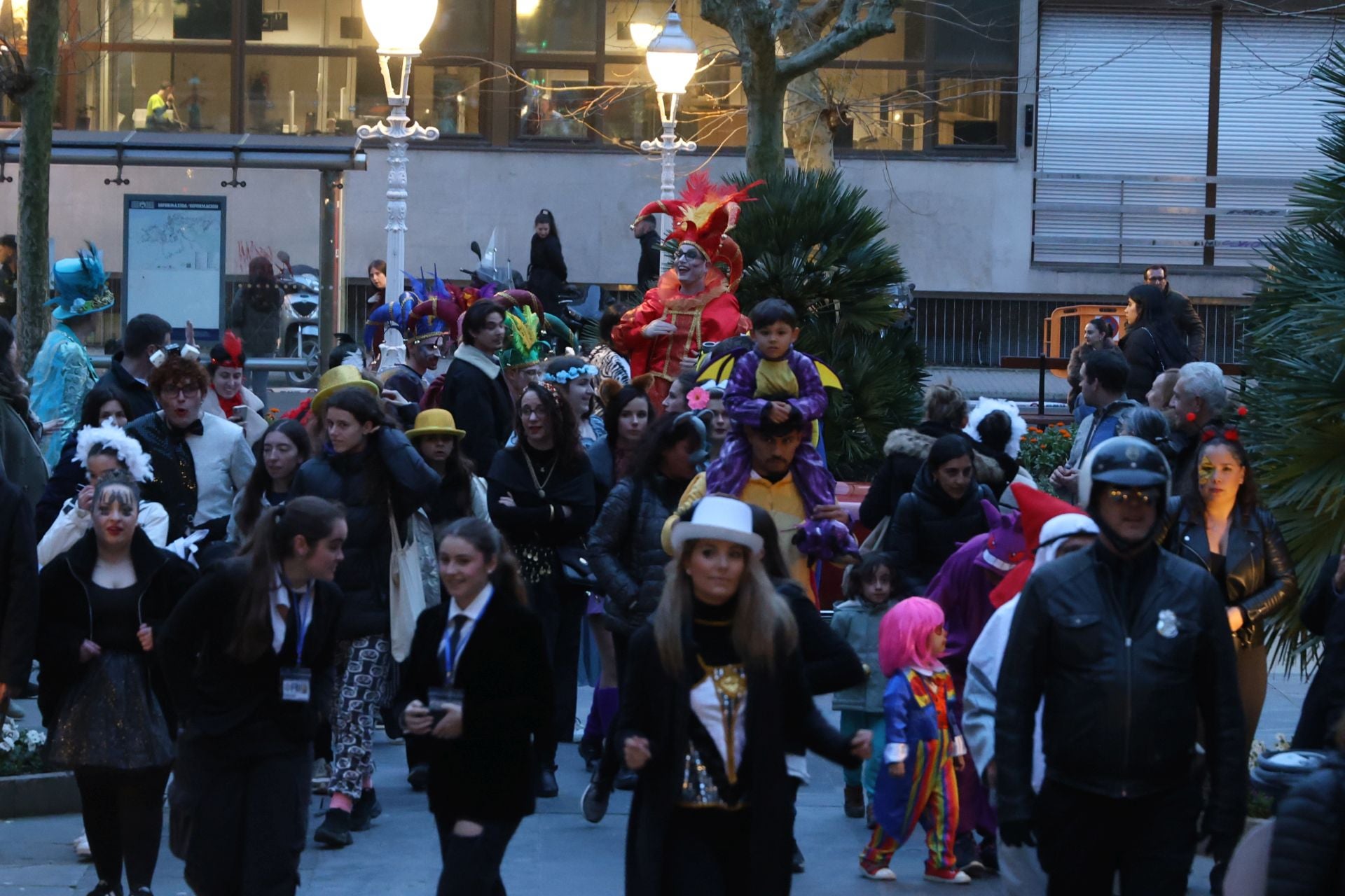 Ongi etorri, Dios Momo