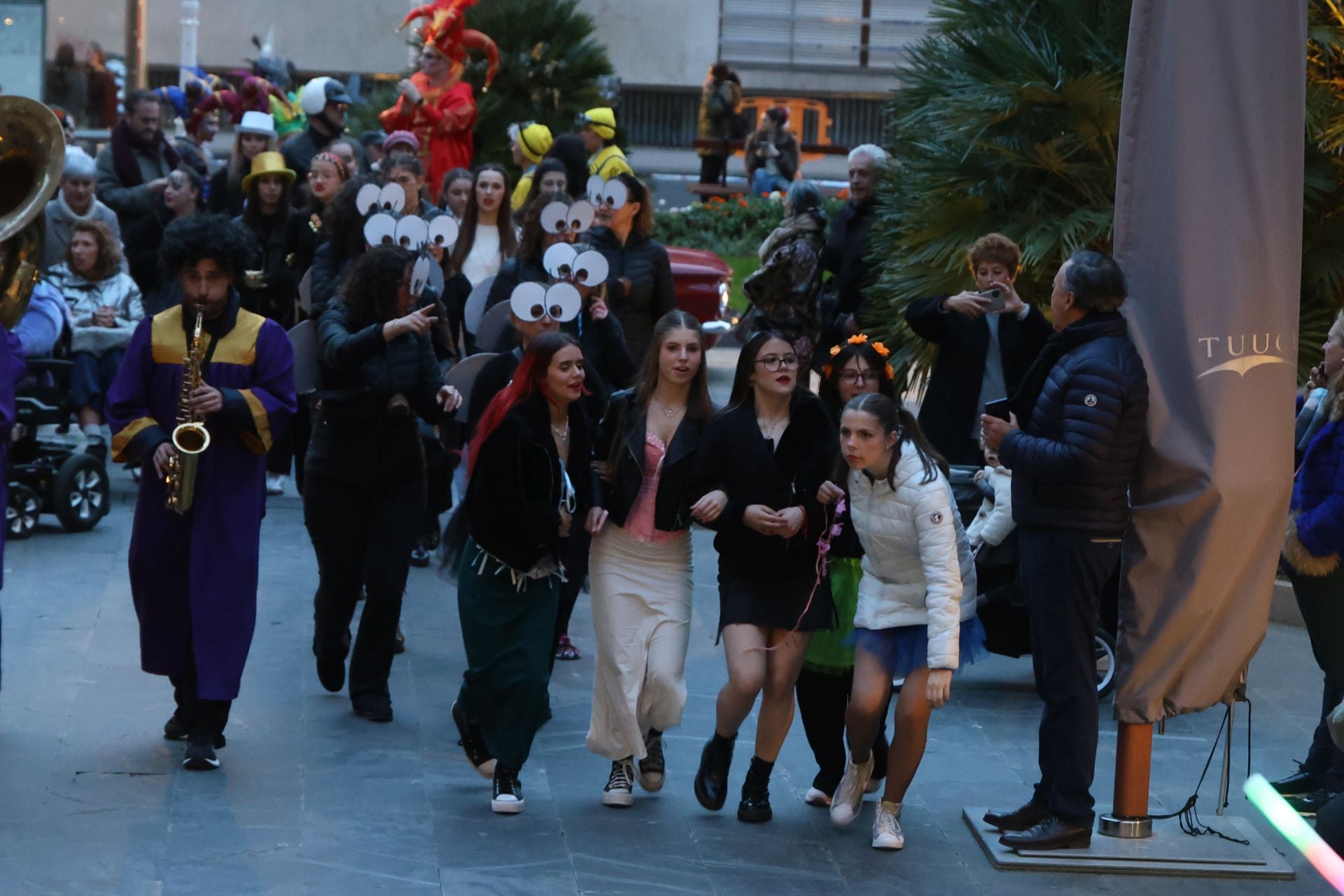 Ongi etorri, Dios Momo