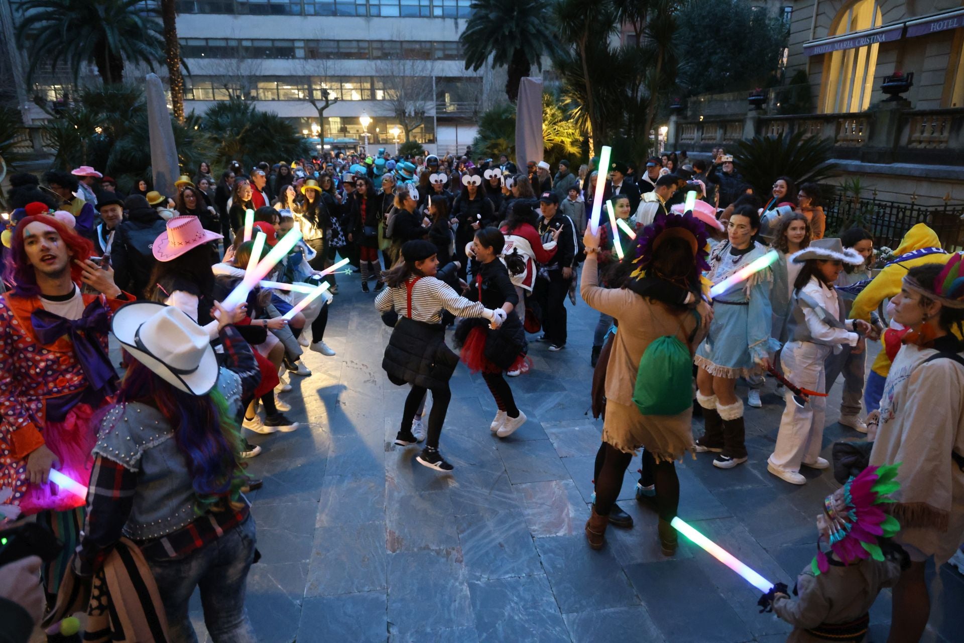 Ongi etorri, Dios Momo