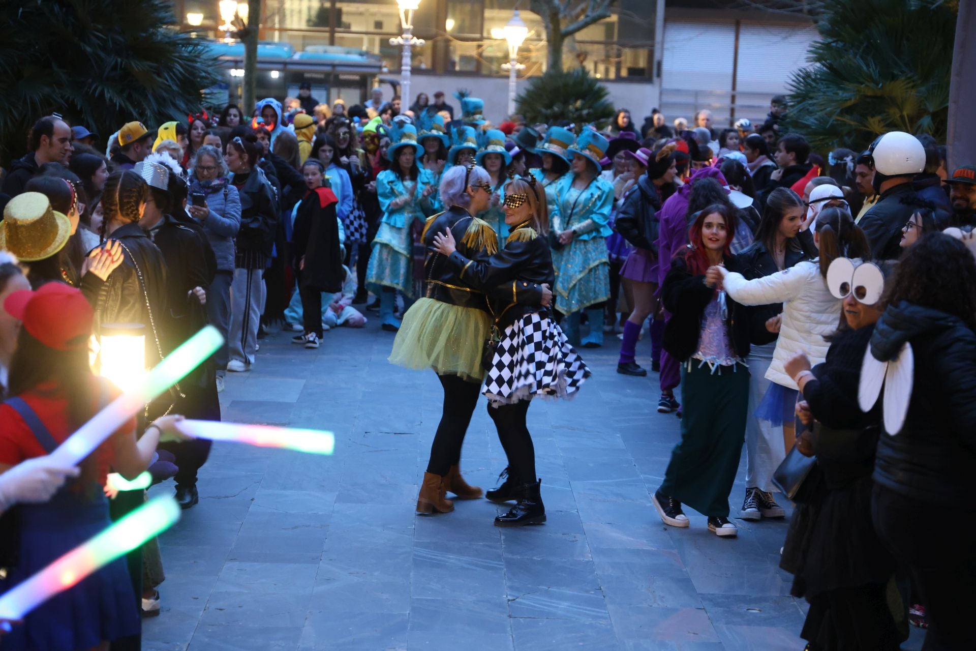 Ongi etorri, Dios Momo