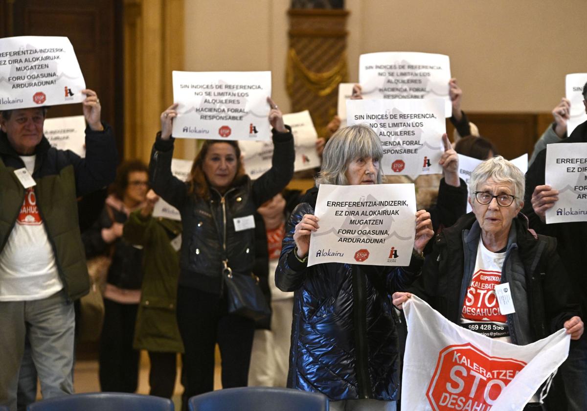 Stop Desahucios, Alokairu e Inquilinos Azora lamentan que PNV-PSE «edulcoren» una petición «clara»