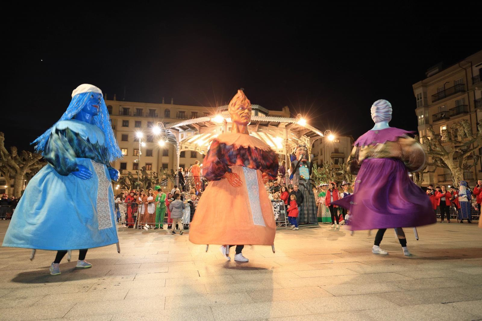 Irun disfruta de sus Carnavales al ritmo de Zanpantzar