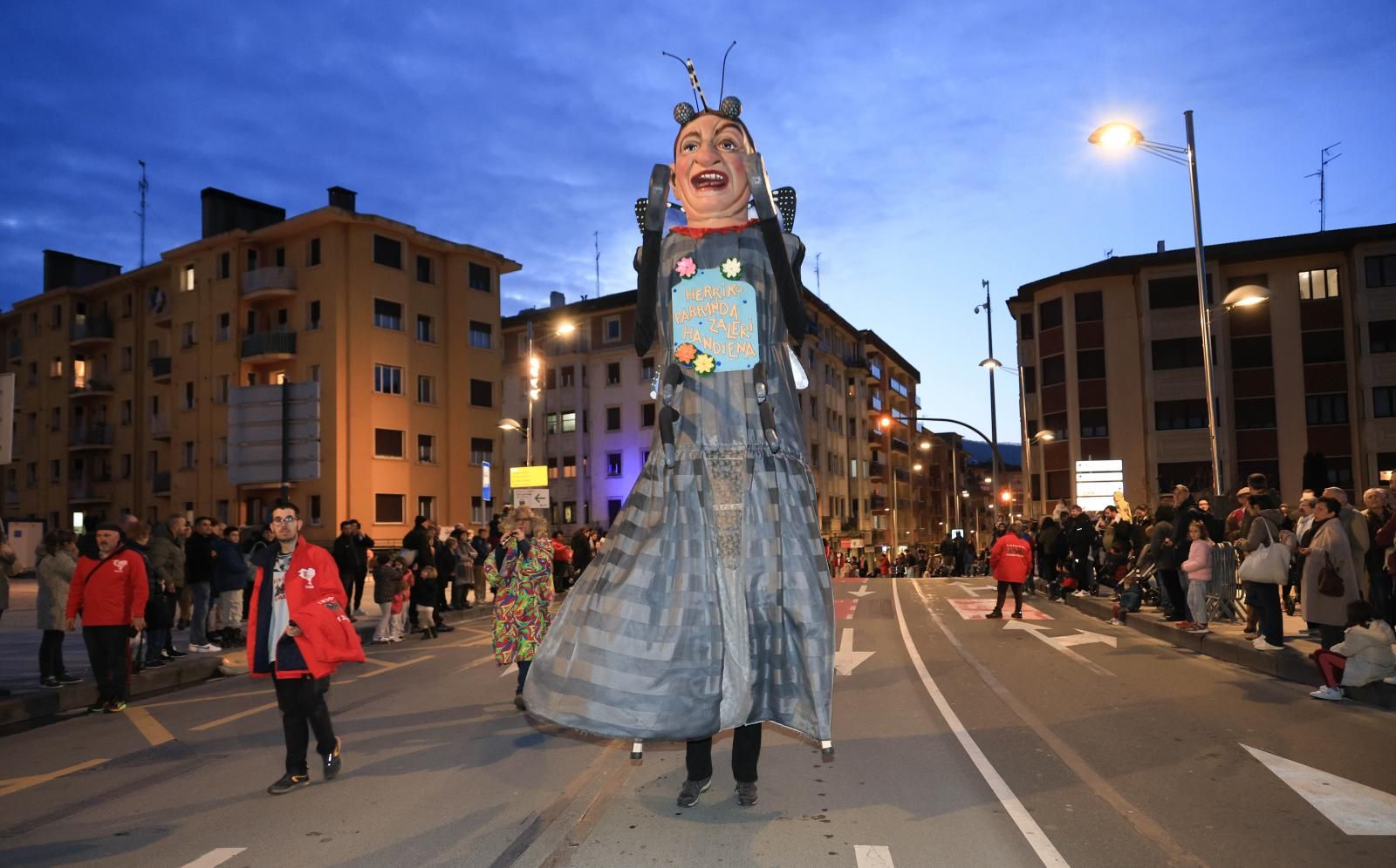 Irun disfruta de sus Carnavales al ritmo de Zanpantzar