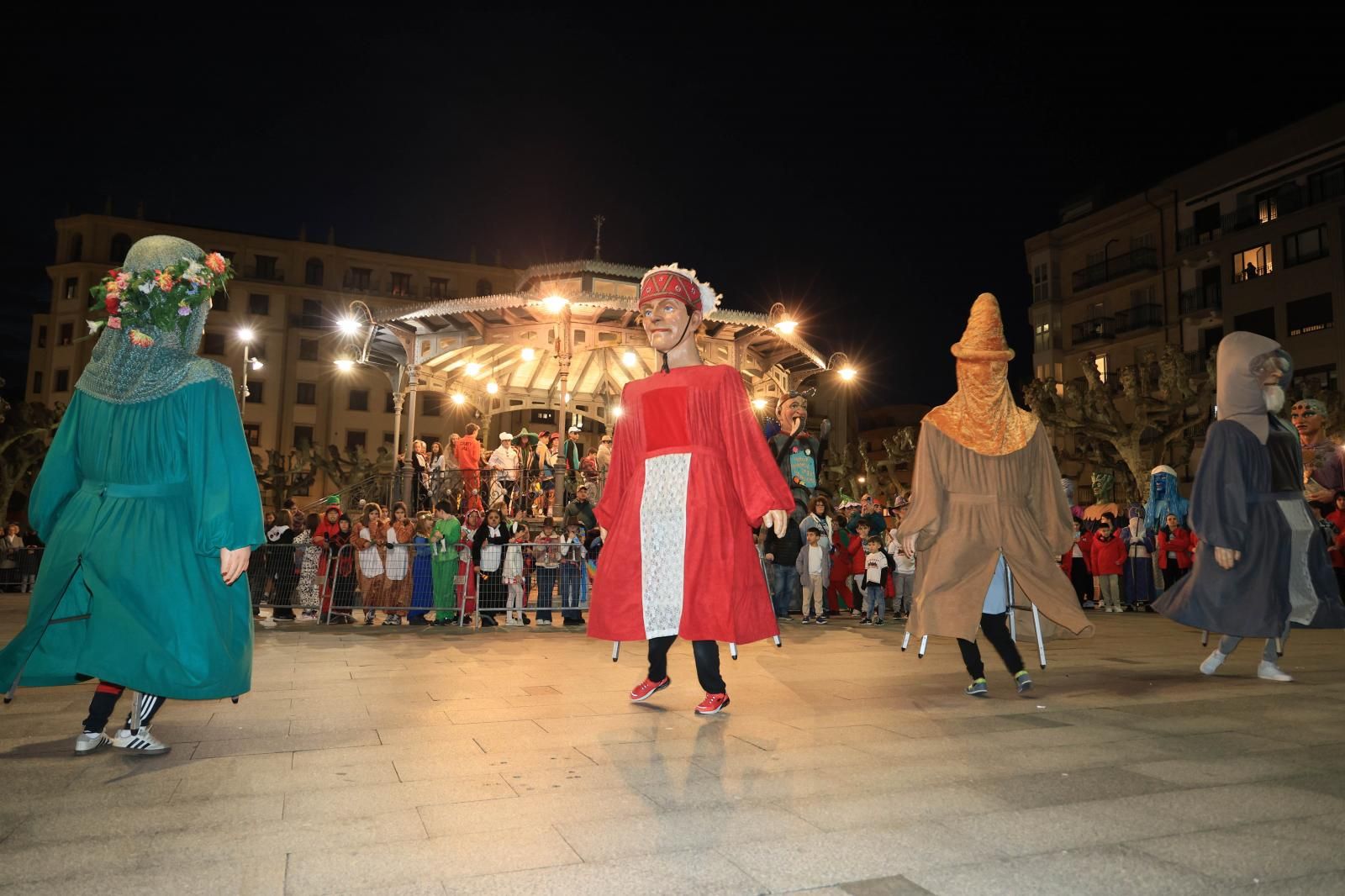 Irun disfruta de sus Carnavales al ritmo de Zanpantzar