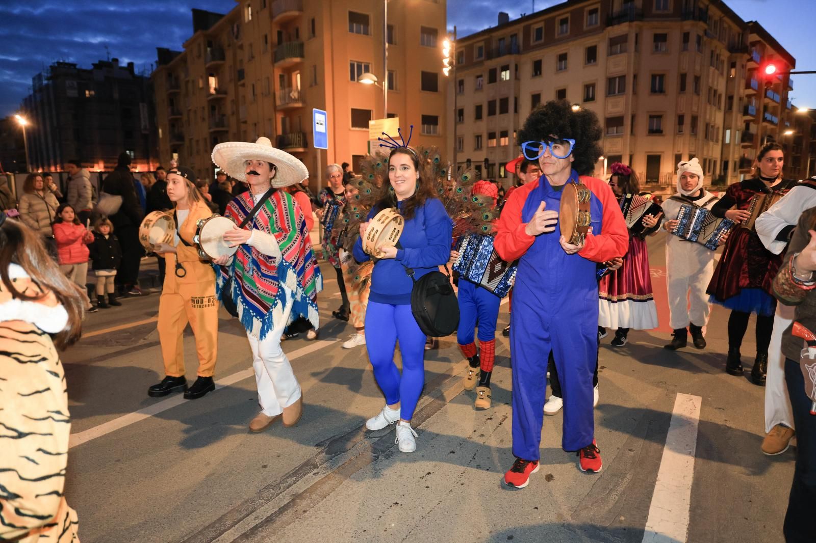 Irun disfruta de sus Carnavales al ritmo de Zanpantzar