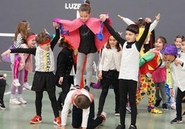 Iturzaetako ikasleak gaur hasiko dira Inauteriarekin gozatzen.