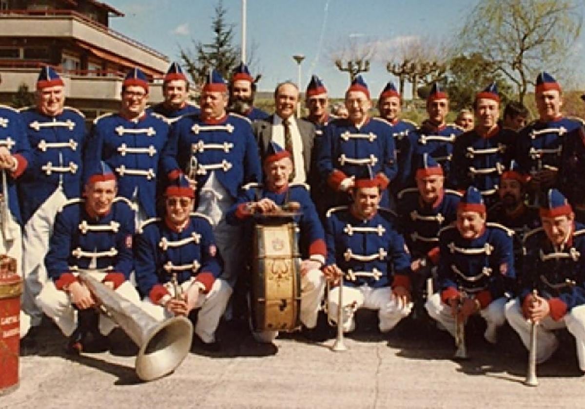 El Orfeón de la Castaña posa en una de sus actuaciones fuera de la ciudad.