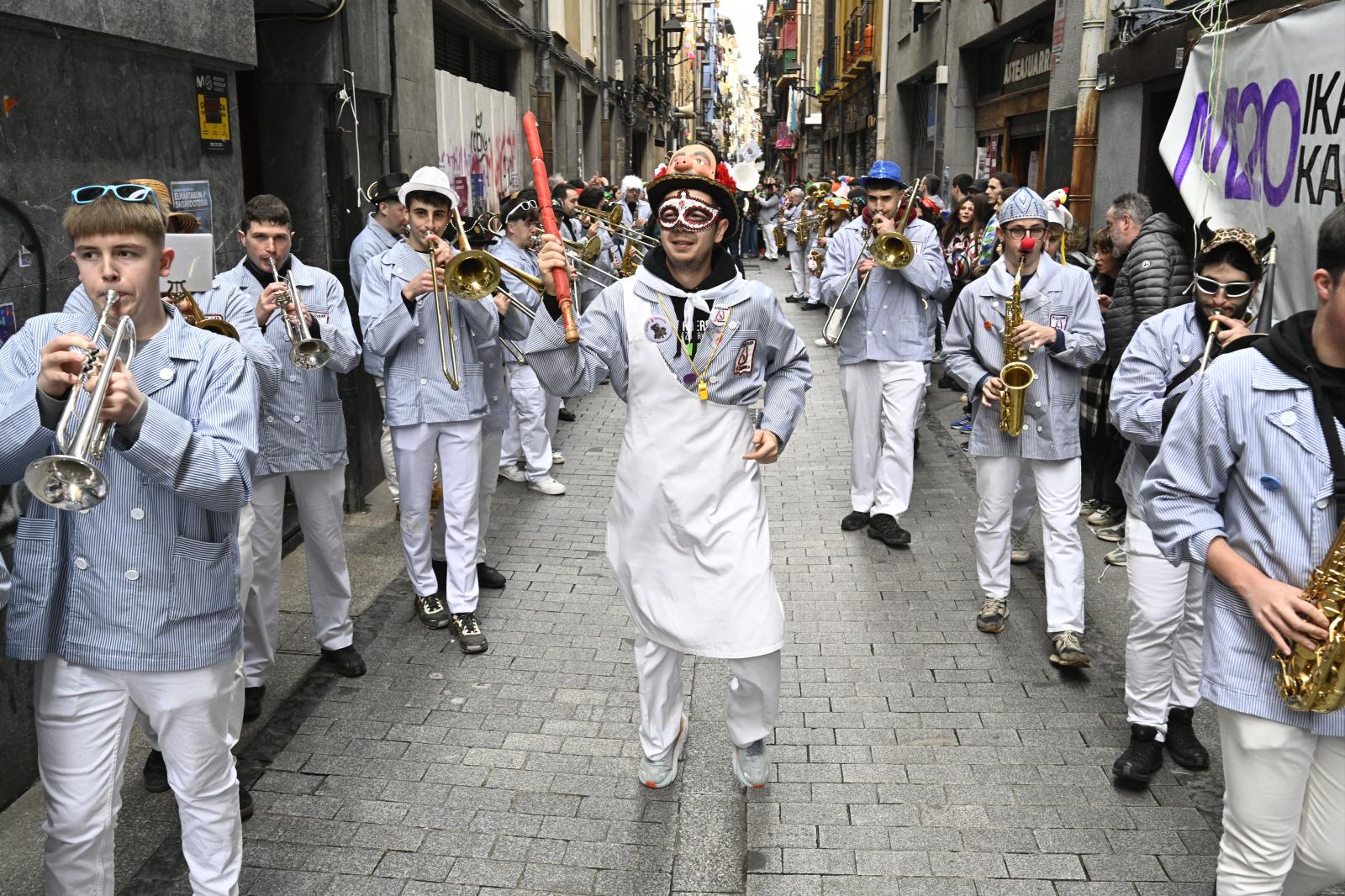Tolosa vibra con los carnavales